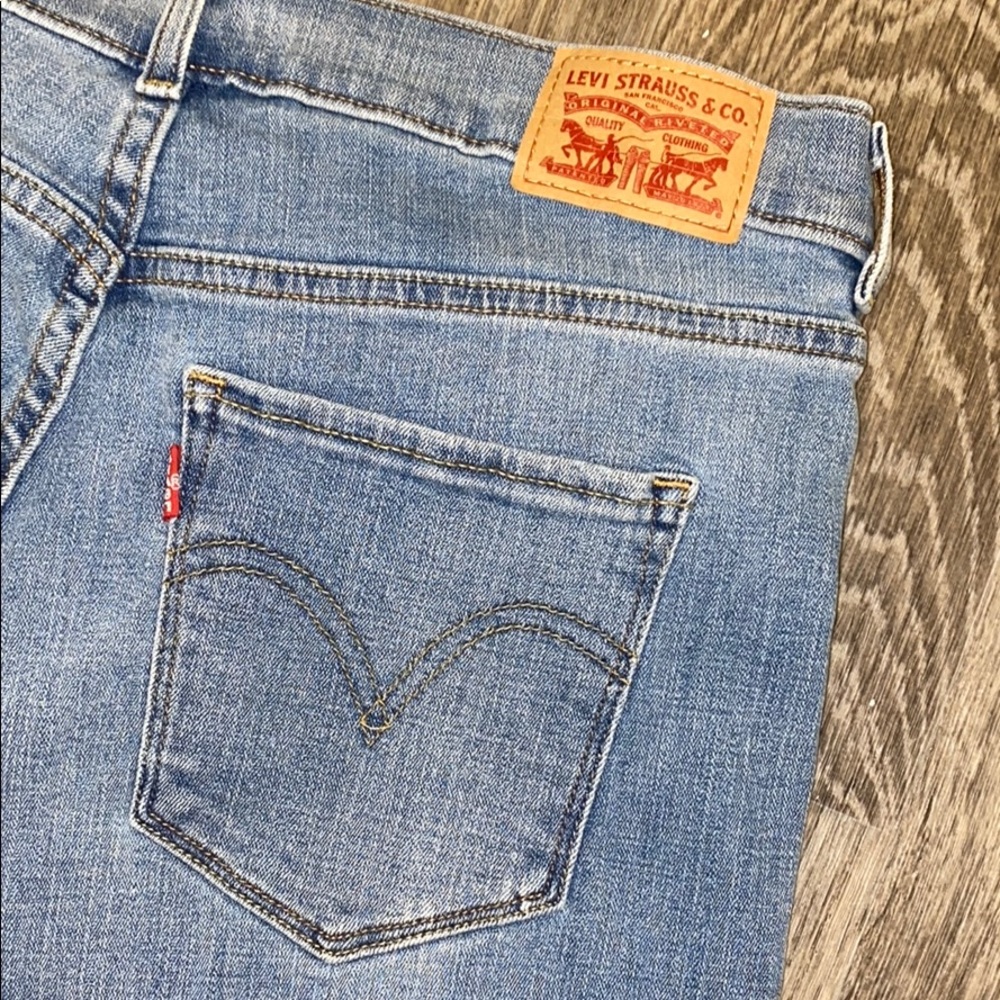 Classic Bootcut Levi’s - Picture 4 of 5